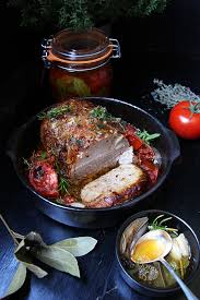 Comme l'année passée, j'avais expérimenté pas mal de desserts sucrés, j'avais envie de tester. Roti De Porc Fume At Home Aux Herbes Et Tomates Sechees Devorezmoi
