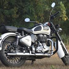 Its price is about 9 thousand rupees less than standard classic 350. Royal Enfield Classic 350 2018 Model Price 65000 Posts Facebook