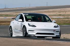 Tesla's current products include electric cars, battery energy storage from home to grid scale. Tesla Model 3 Getunt Schneller Als Ein Porsche 911 Gt3 Rs Autobild De