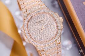 Holiday Gift Guide 2022: 10 Best Luxury Watches for Men - Avi & Co.