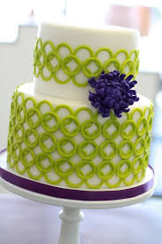 Kathleen S Decosmo Cake Love The Green Circle Work And Vibrant Purple Spider Mum On This Cake Gateau Vert Gateau Geometrique Gateaux Et Desserts