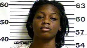 Gulfport woman accused of hitting a man in the head