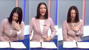 Она рассмеялась в голос, комментируя повышение размера пособий для льготников. Uvolilas Proslavivshayasya Smehom V Efire I Organizaciej Mitinga Kamchatskaya Zhurnalistka Osn