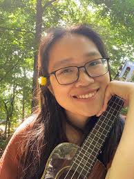 How to manage a large group of young ukulele beginners?