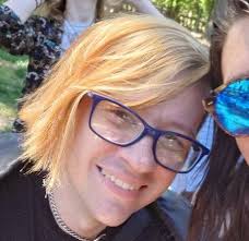 Well, it's been two weeks and my cold and throat infection is finally  clearing up so I might as well write about the gig! First of all, thank you  to everyone who