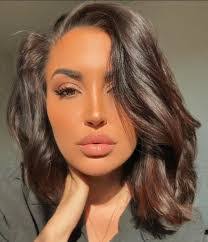 Ashlee Hope's Instagram, Twitter & Facebook