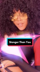 Garnet Working Out with Her Gloves