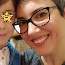 oliva_verd @elllaurado @SenyoretaMusso1 Aigua a raig, si la cremada és  profunda, t'aixeca la pell. És bo ficar la zona cremada en aigua fresca  però no a raig.