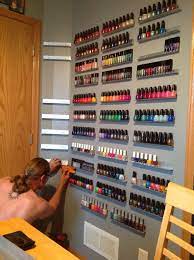 Diy Nail Polish Rack Nail Salon Design Decoracao De Salao De Manicure Prateleiras De Esmaltes
