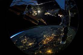 Starlink is spacex's broadband service that beams down internet from satellites launched into orbit. Starlink So Funktioniert Das Satelliten Internet Von Elon Musk Nzz
