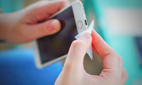 I've replaced the batteries, and it still happens. Five Ways To Safely Clean Your Mobile Phone Which News