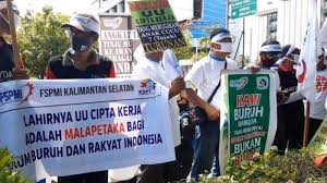 Rapat ini bertujuan untuk merancang arah yang akan dituju dan sebagai bentuk pemecahan masalah yang terjadi di kantor. Belum Ada Jawaban Menaker Pekerja Kalsel Terus Tunggu Kepastian Blt Subsidi Gaji Banjarmasin Post
