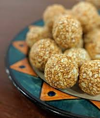 Happy makar sankranti | til gul ghya god god bola. Karl Kolah Helping Hands On Twitter Happymakarsankranti Til Gul Ghya God God Bola
