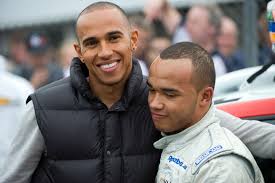Lewis hamilton latest breaking news, pictures, photos and video news. Lewis Hamilton Kleiner Bruder Ganz Gross Gala De