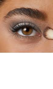 Follow These Simple Steps For Wow Worthy Eyeshadow Don T Be Afraid To Get Creative With Your Color Palette In 2020 How To Apply Eyeshadow Artistry Makeup Skin Makeup