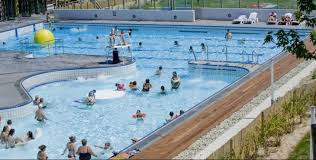 Aquarelle Le Centre Aquatique De Saintes Bouger Famille
