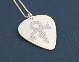 Love Symbol Prince Etsy Fr Prince Symbol Symbol Necklace Guitar Pick Necklace