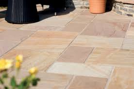 Satu tempat letak kereta pelbagai peringkat automatik boleh menyelesaikan masalah dengan ruang letak kereta untuk keseluruhan suku. Pasir Tiles Polymer Cement Pavement Laying Dan Pemasangan Pavers Di Cottage Dan Di Garden Paths And Footpaths Dari Cladding Material