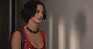 Ferrara manages to take two great actors, willem dafoe and asia argento. Asia Argento New Rose Hotel 1998 7 Otras Actrices