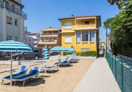 A jesolo sono al momento presenti 419 annunci di appartamenti in affitto, cioè circa meno del 10% degli annunci di questa tipologia in tutta la città metropolitana. Affitto Appartamenti E Case Vacanza A Jesolo Agenzia Lampo