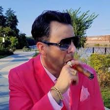 What happens to podcast episodes after subscription ends?