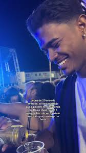 Os Amigos Dele Me Consolando