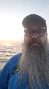 Erik strikes again! Finding a great paint agate in host along the shores of  Lake Superior in Michigan's Eastern Upper Peninsula between Whitefish Point  and Grand Marais. #rockhunting #lakesuperior ...