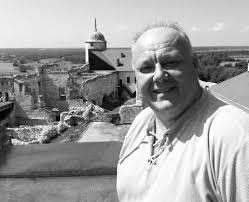 Marcin Popowski nie żyje. Miał koronawirusa. Kim był? Ile miał lat?