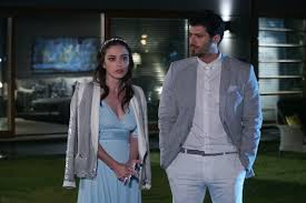 Can yaman dolunay is a full hd video. Ozge Gurel Can Yaman A Sahip Cikti Fav10 Favori Sosyal Platformunuz Ff Favoriforumum