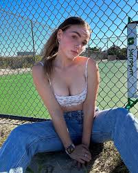 Alyssa McKay - Free pics, galleries & more at Babepedia