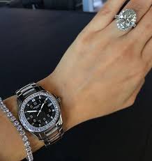 Sauvegarder ses favorites & trouver la montre rêvée. Patek Philippe 5087 1a Aquanaut Watch With Diamond Bezel Tennis Bracelet Diamond Bezel Diamond Bracelet With Watch