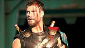 Chris hemsworth ist der ältere bruder des schauspielers liam hemsworth und der jüngere bruder von luke hemsworth. So Stark War Thor Noch Nie Mcu Star Chris Hemsworth Hat In Neuem Video Einen Heidenspass