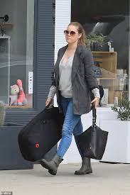Saint kincade anchor of channel purple.‏ @status_culture 21 окт. Amy Adams Nagel Business Chic Als Sie Nimmt Ihre Tochter Aviana 9 Eine Musik Lehre Aktuelle Boulevard Nachrichten Und Fotogalerien Zu Stars Sternchen