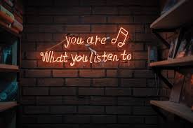 Struggle with music licensing for video, film or youtube? 9 Royalty Free Music Sites To Help You Make The Perfect Video Soundtrack