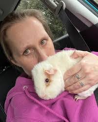 Ginger Pippin's Instagram, Twitter & Facebook