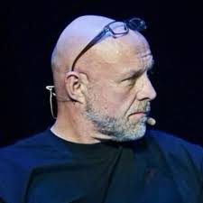 Simon Bamford (@SimonB1909)