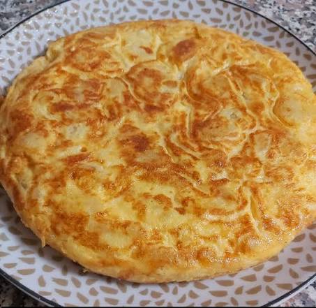 🥔🍳 Mi amiga Carmen Ribelles volvió a compartir el secreto de una de las grandes joyas de la cocina española: la auténtica tortilla de patatas. Patatas baleares, aceite de oliva virgen extra,