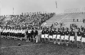 Die mannschaft, wie das dfb team seit einigen jahren genannt wird, gehört jedes jahr zu den favoriten. Das Sind Die Deutschen Wm Trikots Seit 1934 Fussball Bilder Und Fotos Weser Kurier