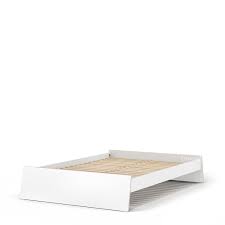 Bett ohne kopfteil 140x200 betten house und dekor galerie apwe0o2knm. Richard Lampert Stockholm Bett 140 X 200 Cm Weiss Ohne Kopfteil Mit Lattenrost Von Alexander Seifried 2019 Designermobel Von Smow De