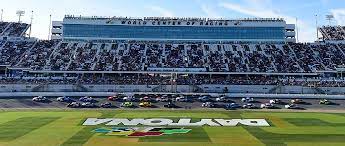 The network ditched the usual rolling leaderboard at the top of the screen for a rectangular box on the right side of the tv screen. Sunday Feb 14 Nascar Season Goes Green At Daytona 500 On Fox