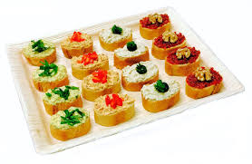Frisch Gebackene Baguette Schnittchen Mit Hausgemachten Antipasti Spezialitaten 16er Antipasti Schnittchen P Essen Dekorationen Lebensmittel Essen Schnittchen