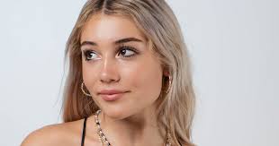 Rising Star Clementine Lea On The Five Things You Need To Shine In The  Entertainment Industry