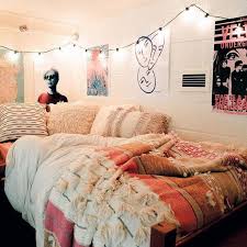 6 Insta Approved Decorating Ideas That Ll Upgrade Your Dorm In Seconds Dream Dorm Room Dorm Room Inspiration Cute Dorm Rooms