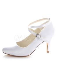 Selbstsicher und modern stehen weiße damen sneaker, aber auch schuhe in aktuellen trendfarben zur auswahl. Weisse Brautschuhe Satin Hochzeitsschuhe Damen Milanoo Com