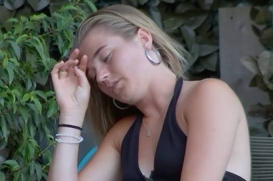 Anouk ligt zwaar onder vuur: deze keer heeft het niets met Diederik te maken  👇