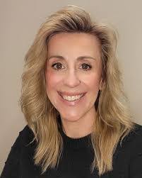 Gena Hamilton's Instagram, Twitter & Facebook