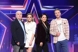 Footage from românii au talent series 7 episode 1. CaÅ£i Bani Primesc JuraÅ£ii De La Romanii Au Talent SurprizÄƒ Mare La Andra