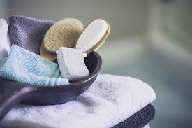 Simply sprinkle baking soda into baby's bathwater and soak the affected area for a few minutes. Baking Soda Bath 10 Benefits And Risks