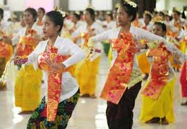 Yuk simak penjelasan tari pendet dari bali, mulai dari sejarah, fungsi, makna, gerakan, busana, musik. 352 Tarian Daerah 34 Provinsi Beserta Gambarnya Dan Asal Daerah
