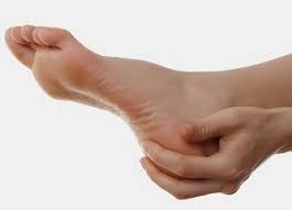 Bukannya kaki yang sakit yang diamputasi, melainkan kaki yang sehat. Penyebab Sakit Tumit Kaki Kiri Pada Perempuan
